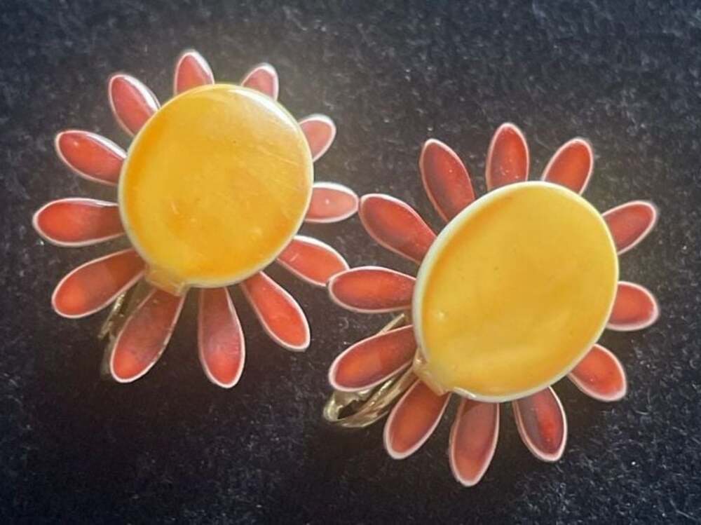 Vintage 1960s Mod Orange and Yellow Enamel Flower Clip-On Earrings